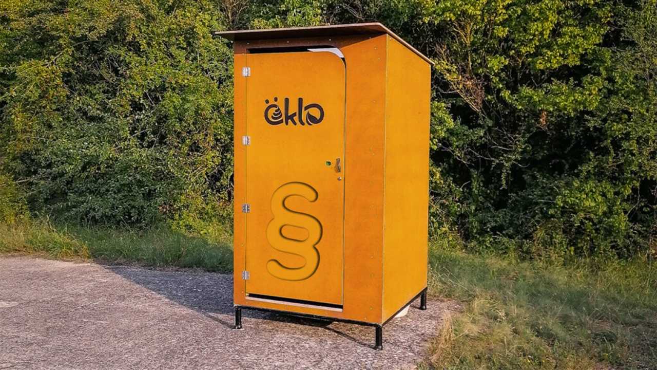 Gesetzlich gesehen ist Kompostierung der Inhalte von Komposttoiletten nach wie vor illegal.